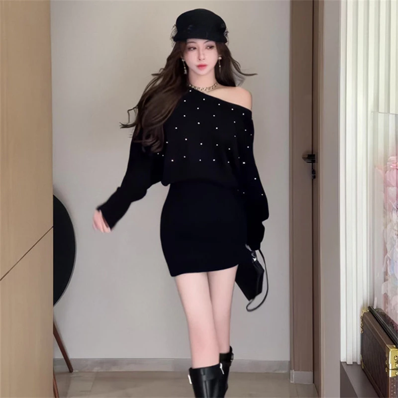 韩系温柔风白色蝙蝠袖斜肩针织连衣裙小众不撞款内搭打底包臀短裙