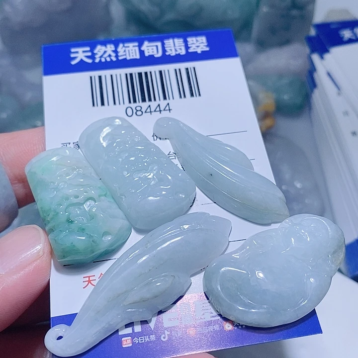 翡翠未镶嵌颈饰天光墟翡翠市场现金代购