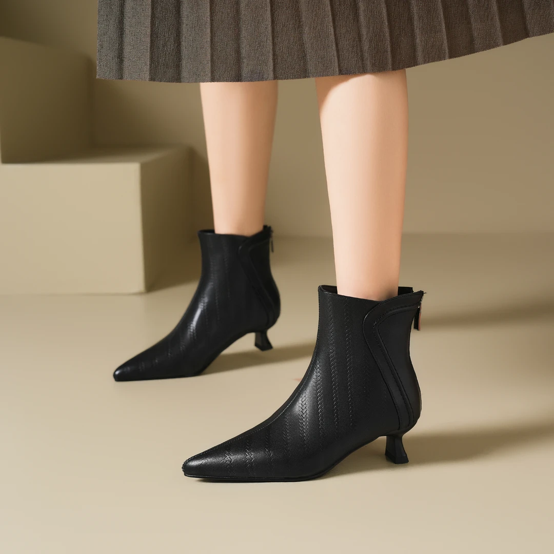 星期六短靴尖头后拉链中跟秋单靴粗跟秋冬靴子百搭黑色时尚