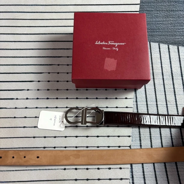 未使用 FERRAGAMO/菲拉格慕 菲拉格慕银扣腰带