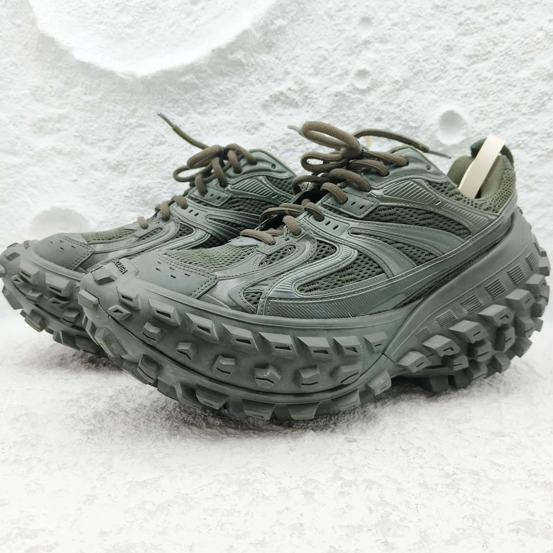 99新 Balenciaga/巴黎世家 43码/军绿色色轮胎鞋/A1650