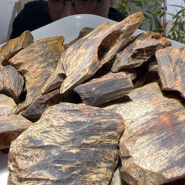 沉香手把件海南老白棋沉水块料50克