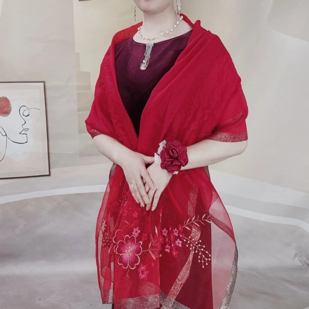 喜妃琳高端民族风喜婆婆喜妈妈披肩酒红色长款真丝混纺绣花围巾