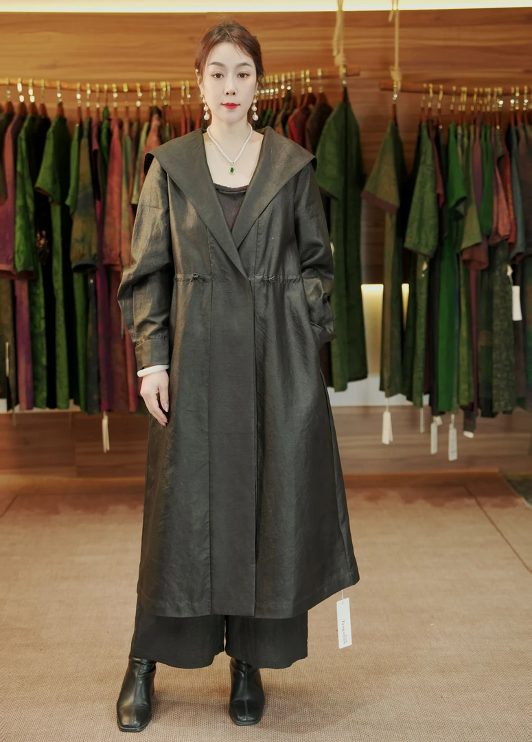 2025女新中式原色老料龟裂纹100桑蚕丝香云纱风衣外套秋冬款