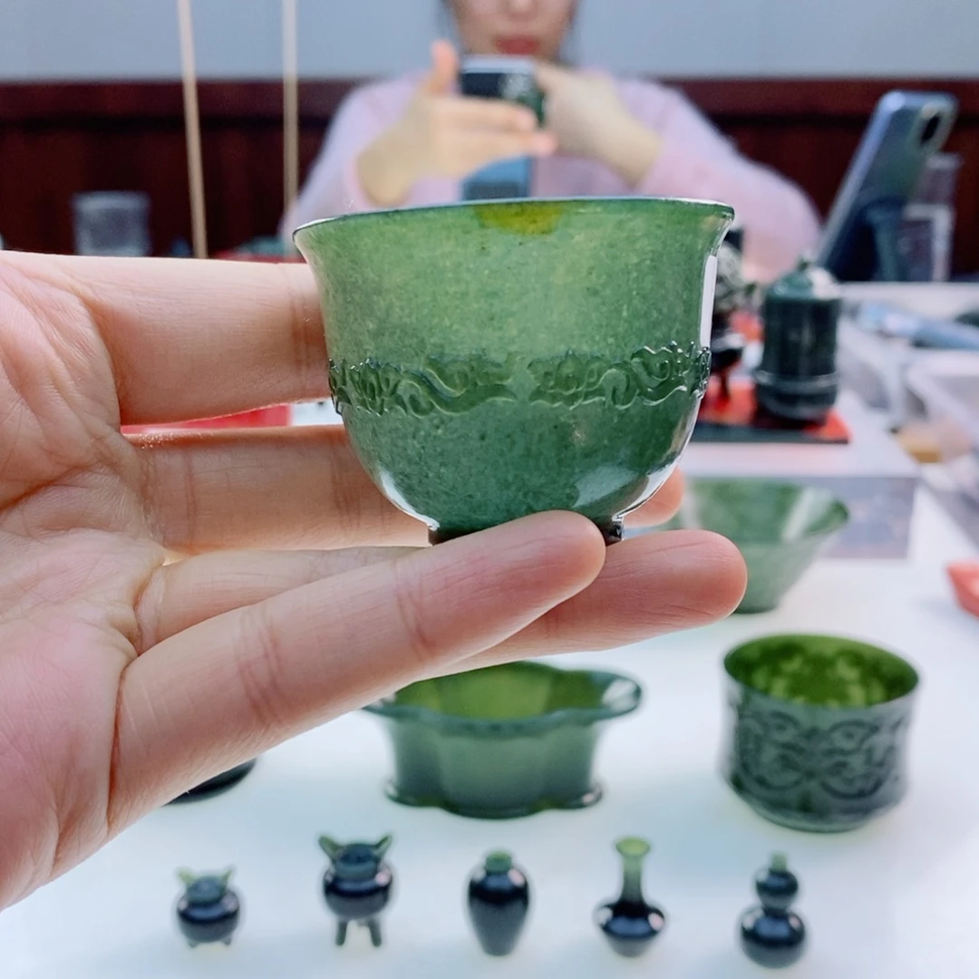 未镶嵌和田玉摆件