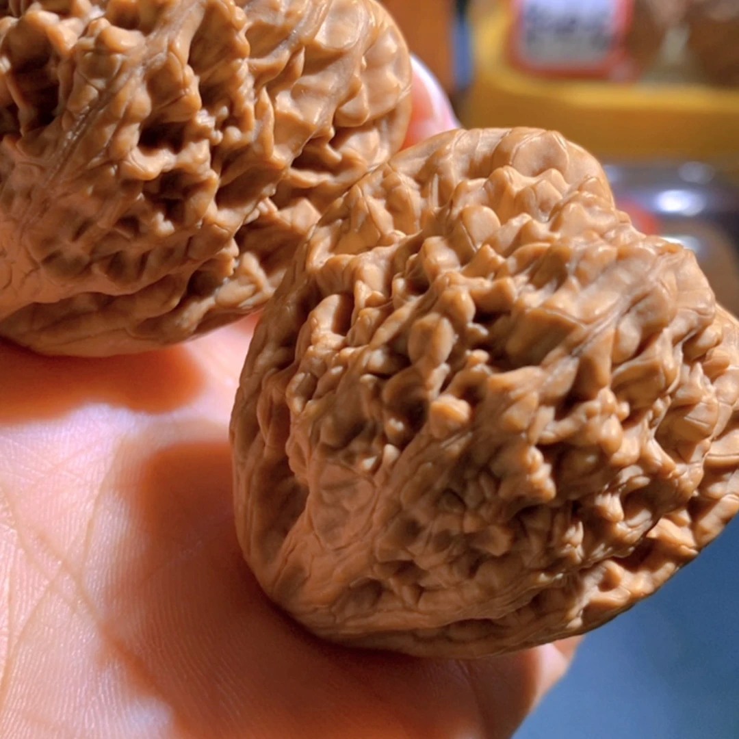 【闪购商品】文玩核桃吊坠?***生虎头王
