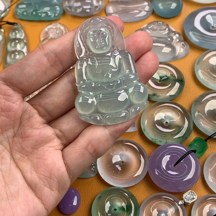 颈饰未镶嵌翡翠….