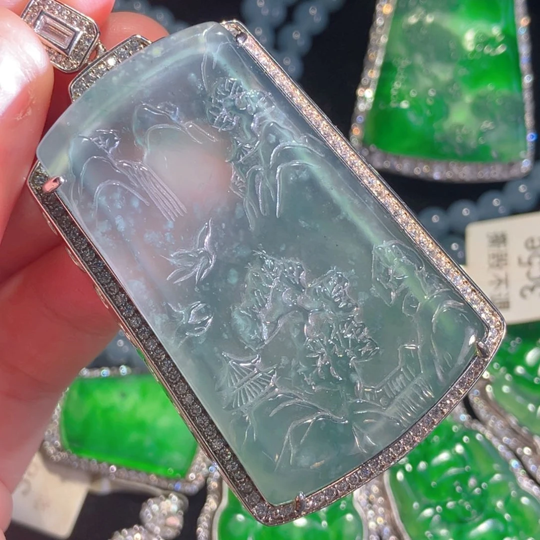 颈饰未镶嵌翡翠山水牌