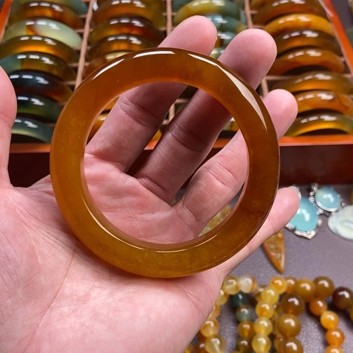 蛇纹石玉手镯未镶嵌太****乌