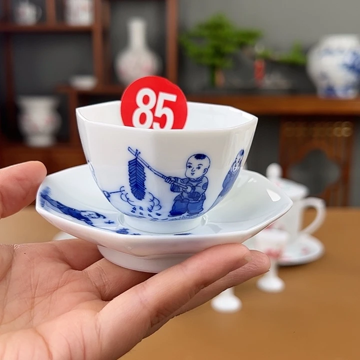 滑石子 青花童趣八方杯碟，微瑕