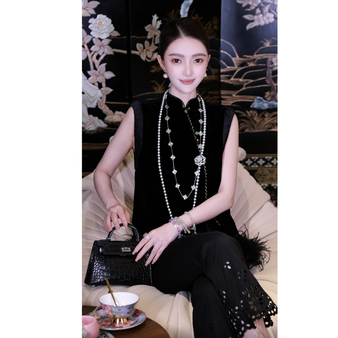 15-宝儿家含幂BJ100025206XQ夏季新款穿搭设计感毛毛拼接丝绒上衣