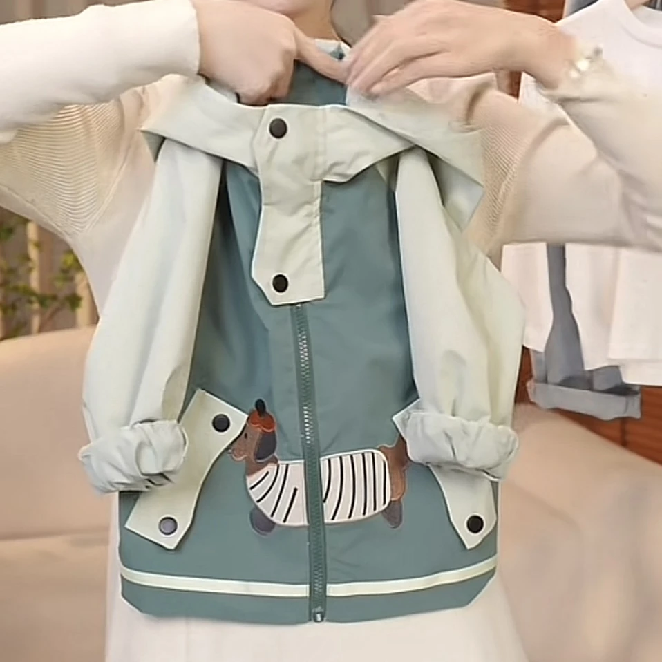 MOMOCO春季新款男女童时尚洋气撞色拼接小狗连帽拉链外套