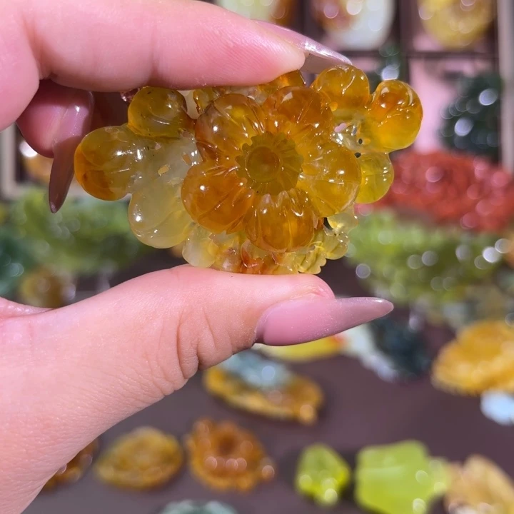 未镶嵌蛇纹石玉颈饰蘼*落