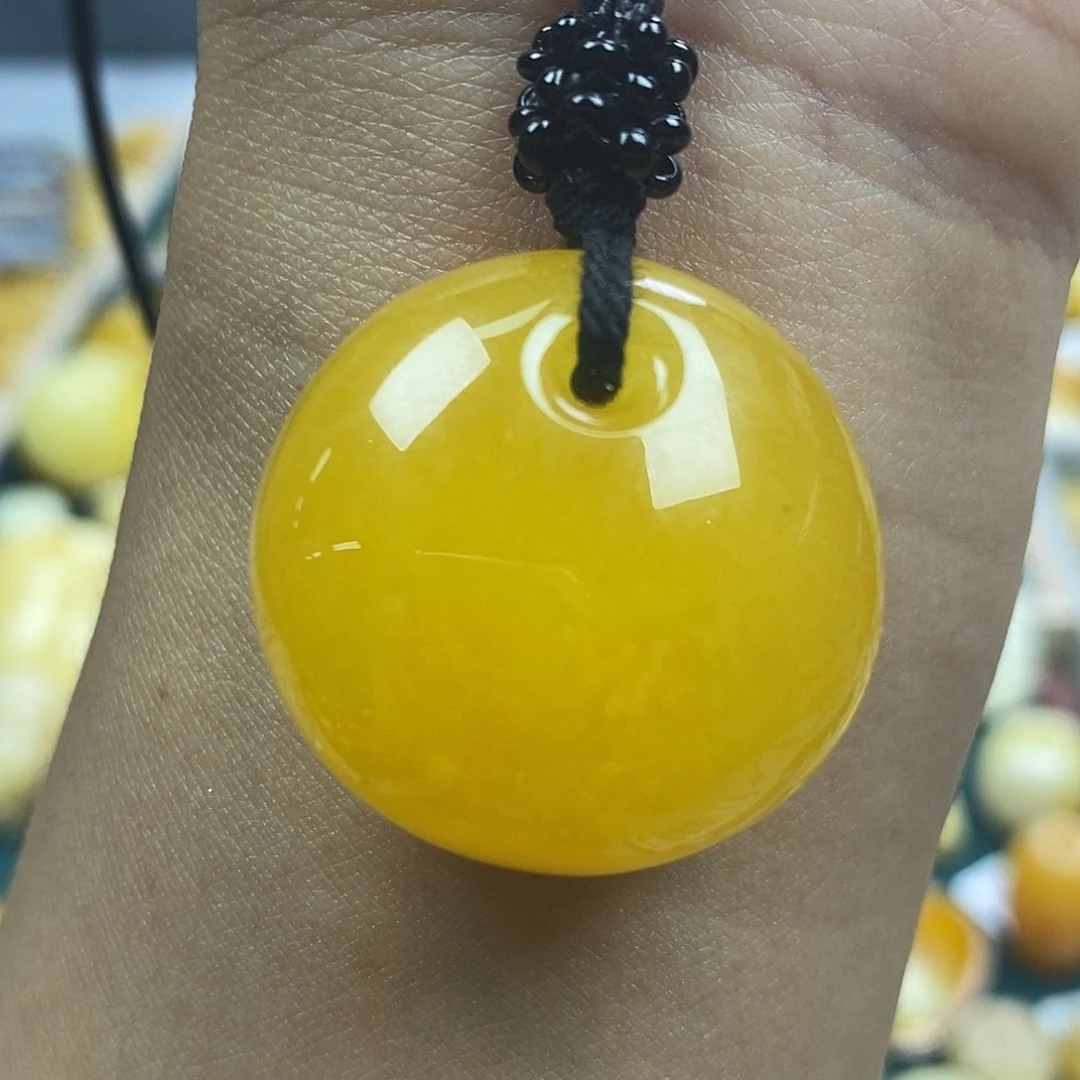 琥珀未镶嵌珠宝奇石9.29鸡油红公主扣