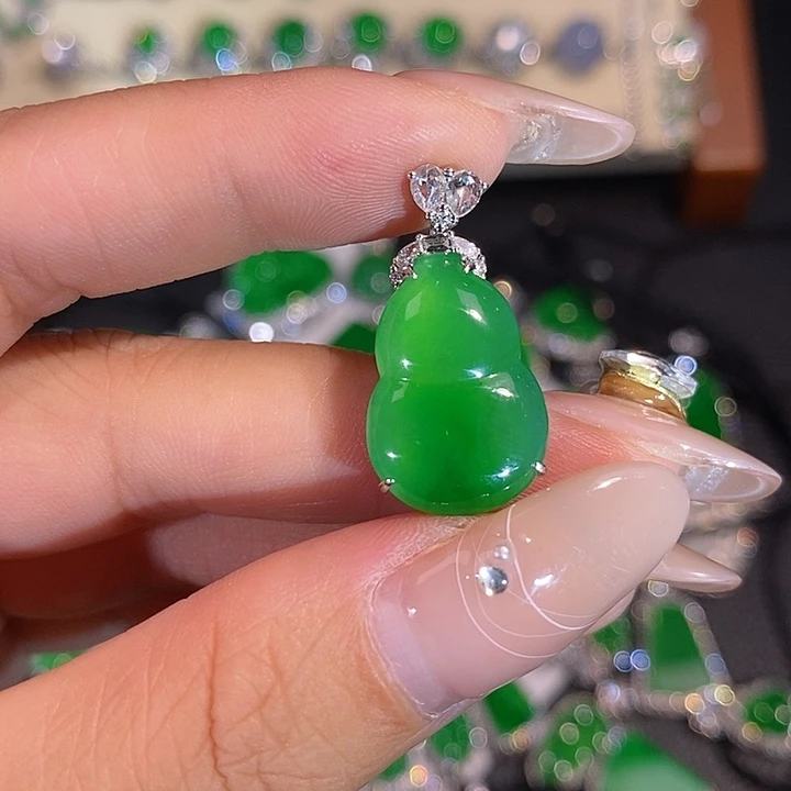 翡翠18K金镶嵌吊坠(不含链)葫芦吊坠