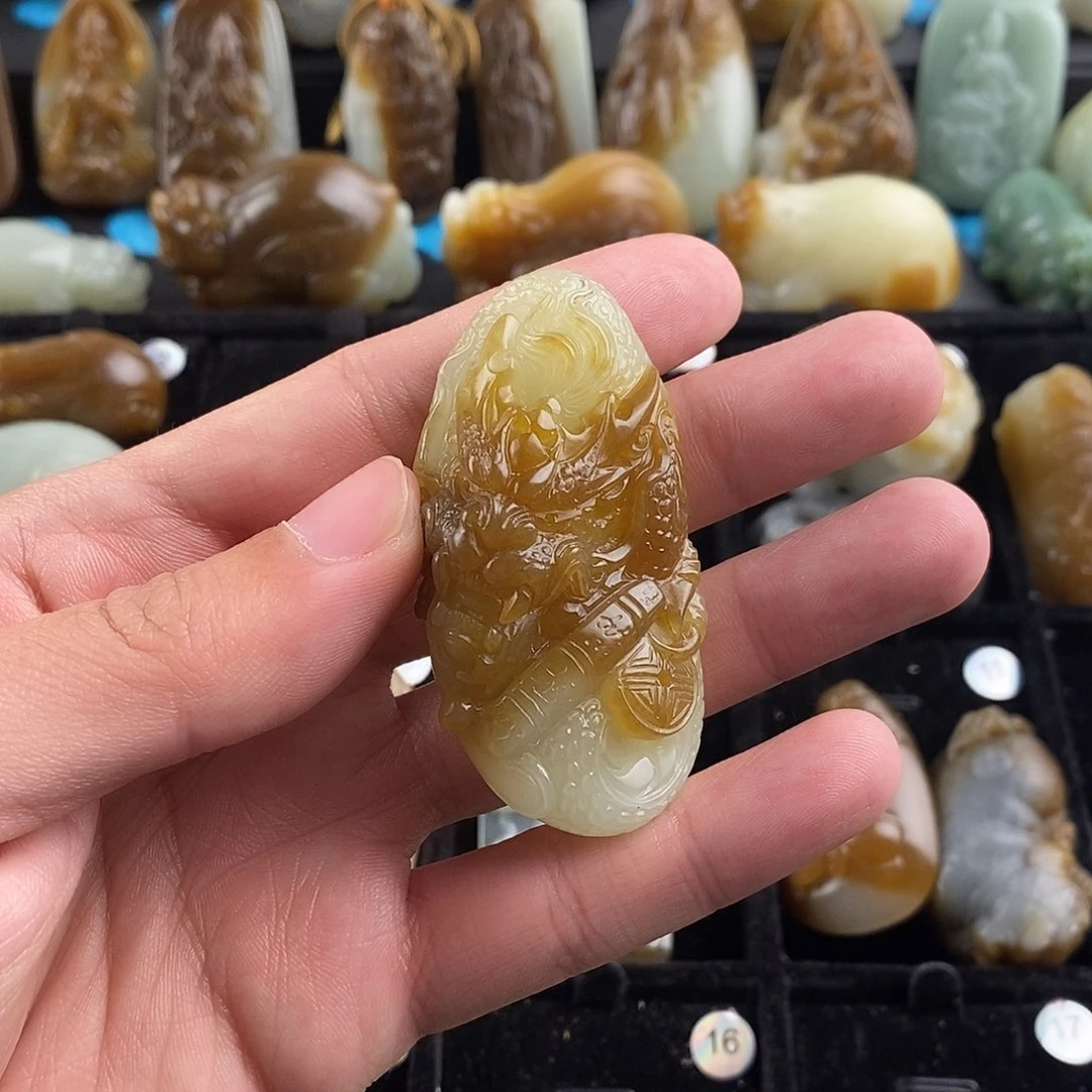 和田玉挂件未镶嵌三***二