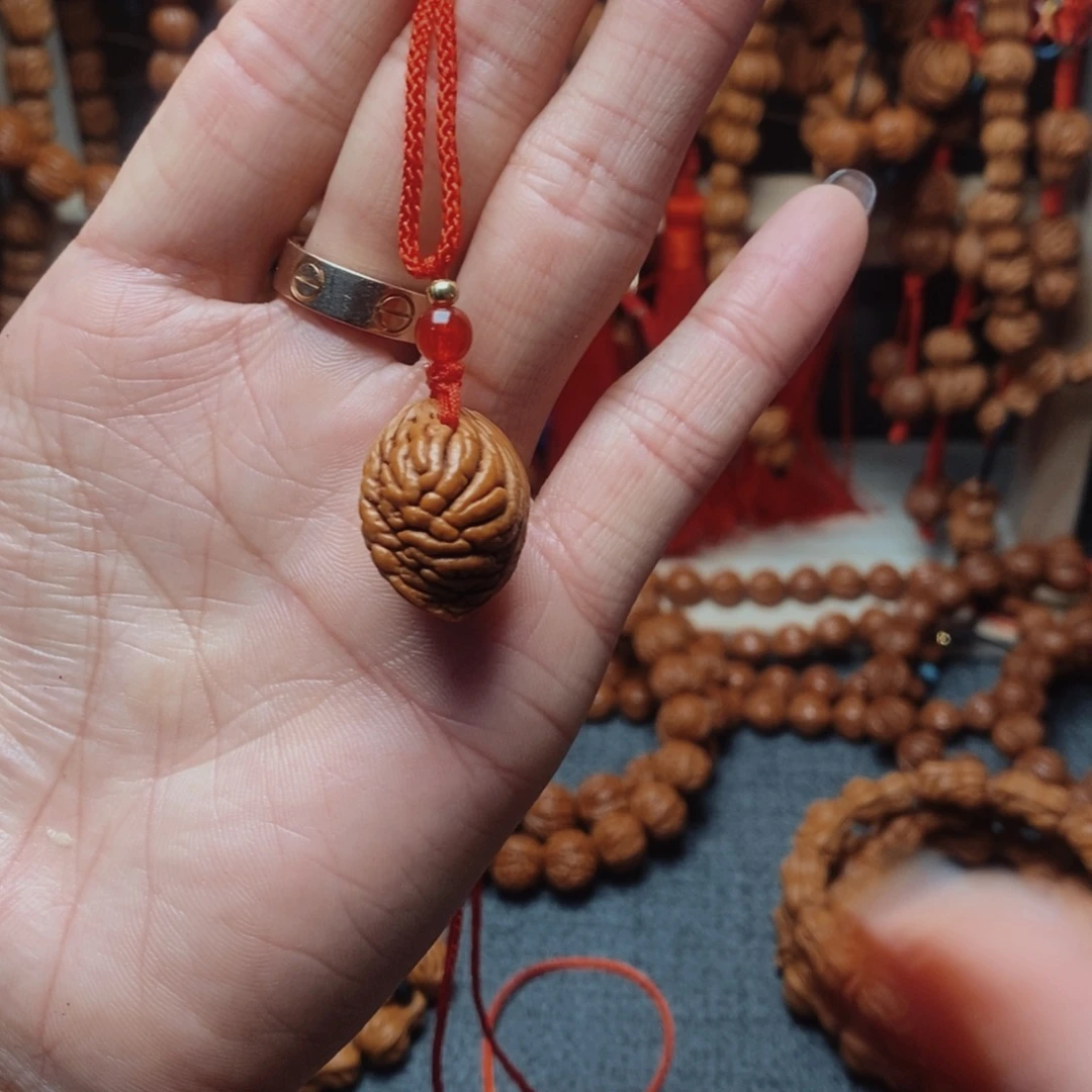 桃核吊坠龙纹桃枭