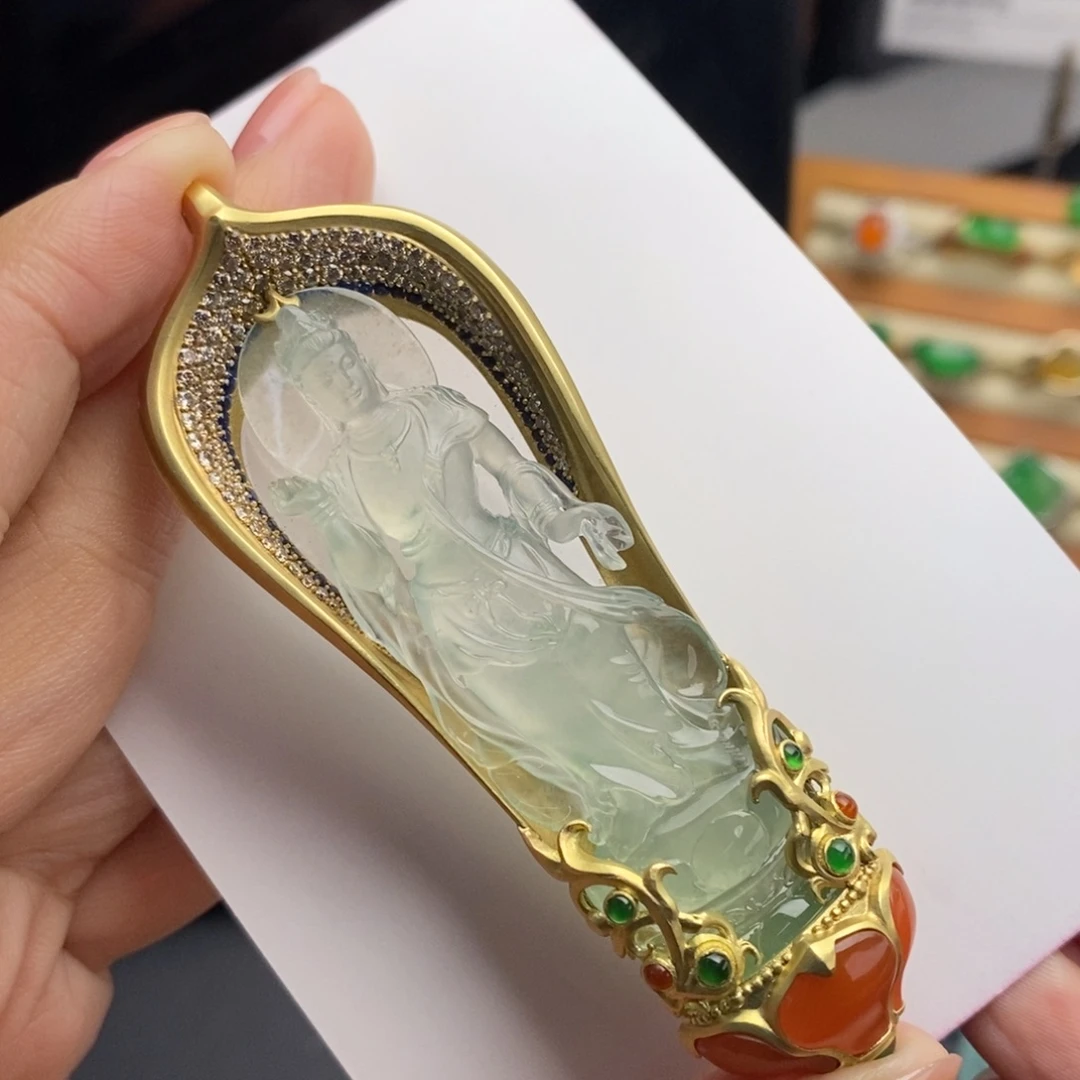 定制翡翠18K金镶嵌      华丽佛龛 超重工
