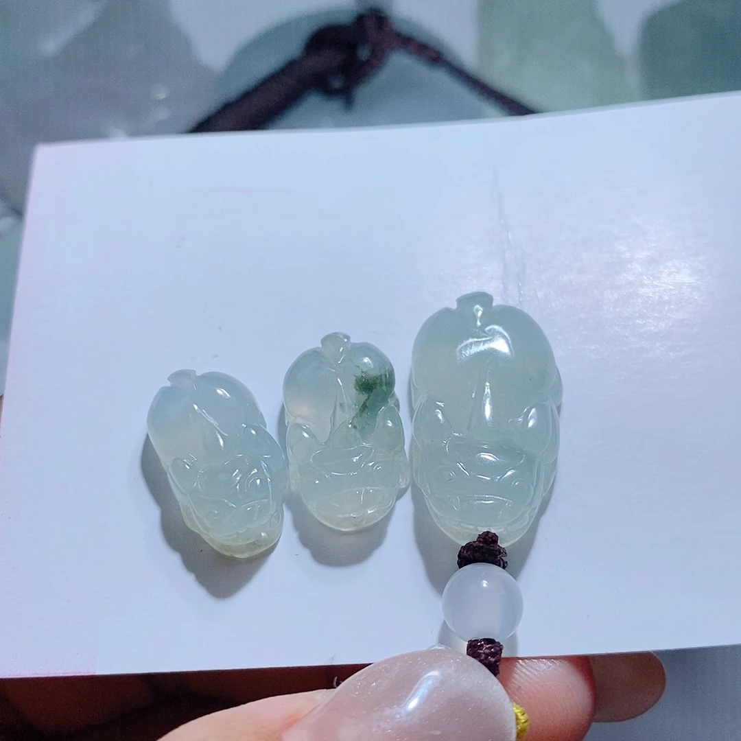木***花翡翠未镶嵌颈饰翡翠