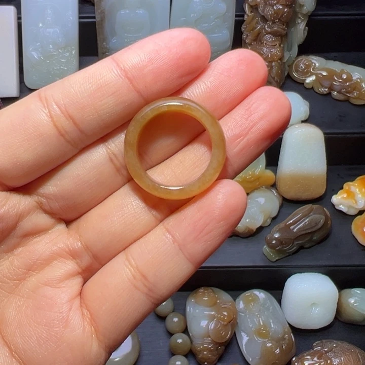 和田玉（糖玉）未镶嵌颈饰