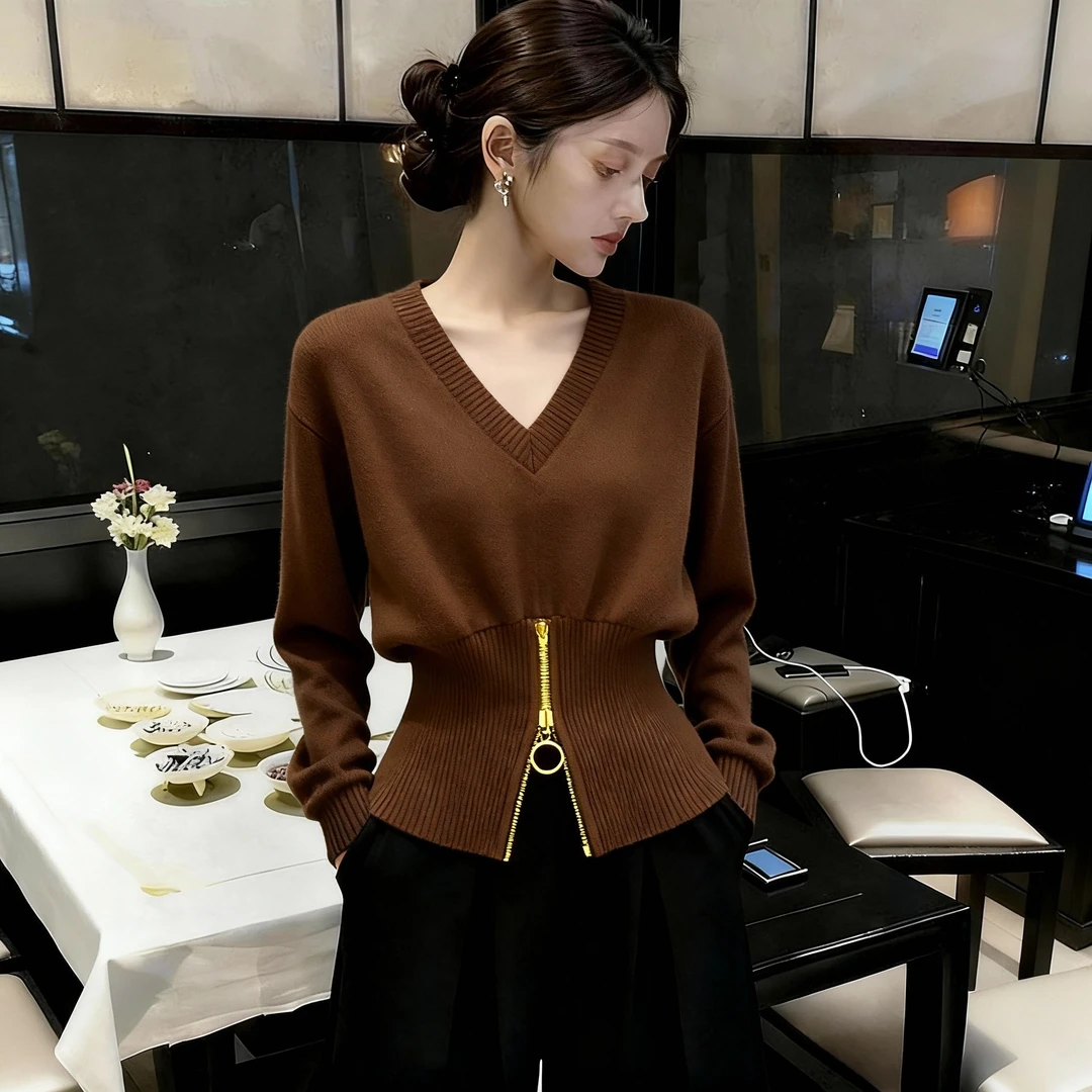 2025冬季新款轻奢气质小众时尚别致针织衫女爆款洋气显瘦长袖毛衣