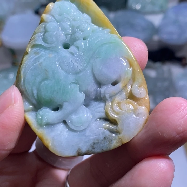【闪购商品】颈饰未镶嵌翡翠狮子
