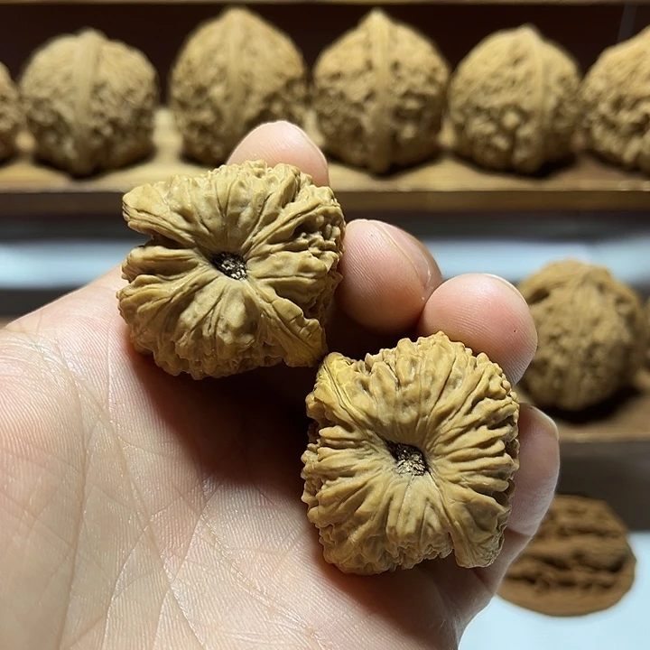 文玩核桃把件南疆