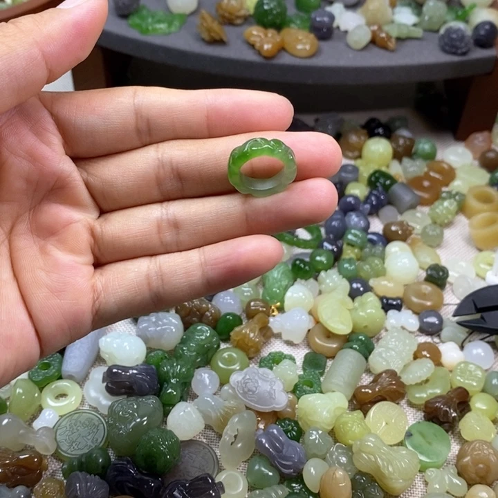 和田玉未镶嵌挂件拾**壹