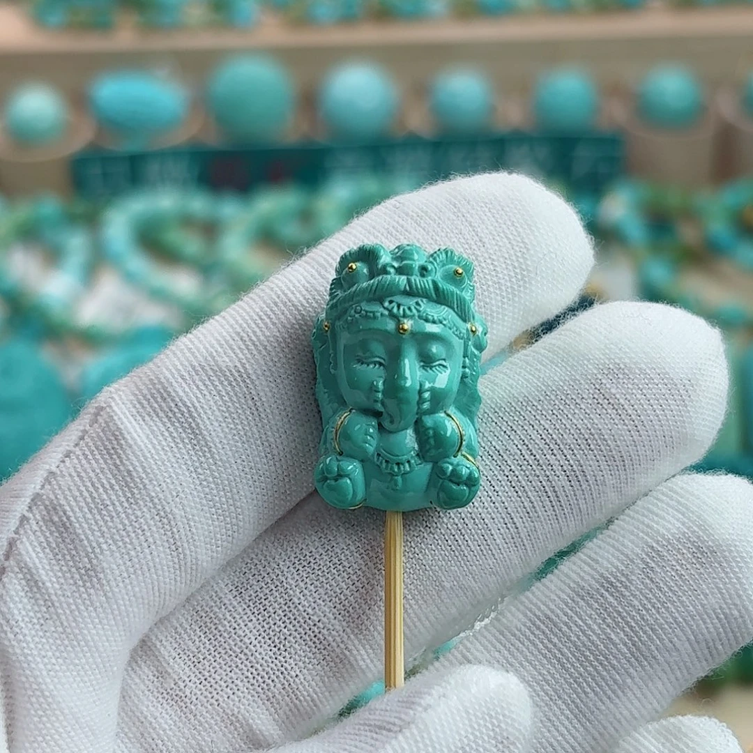 绿松石未镶嵌珠宝奇石