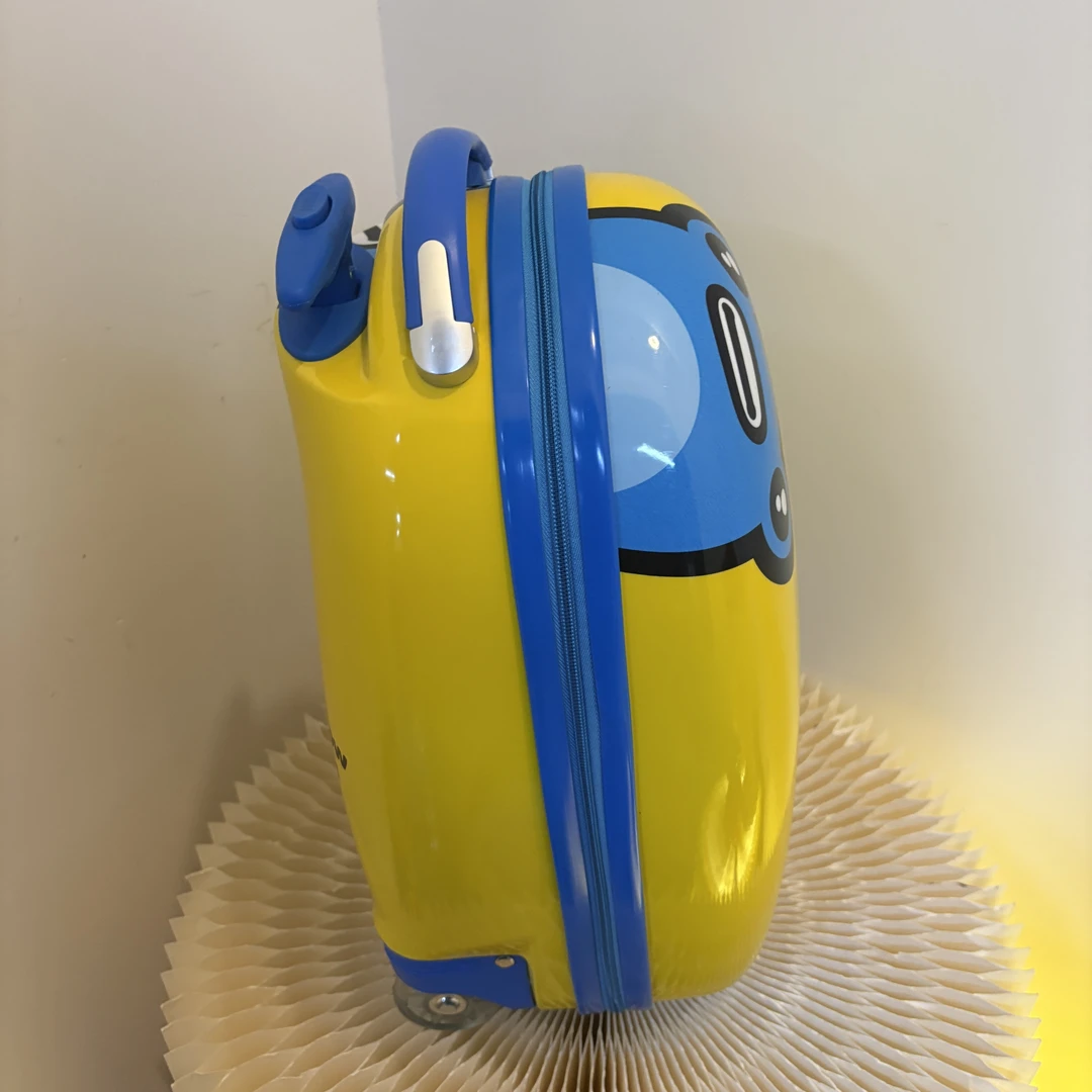 小黄鸭行李箱    电器YMX