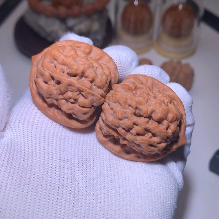 文玩核桃把件金字塔