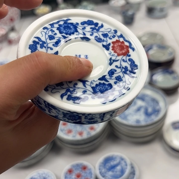 瓷片釉里红缠枝莲杯垫景德镇