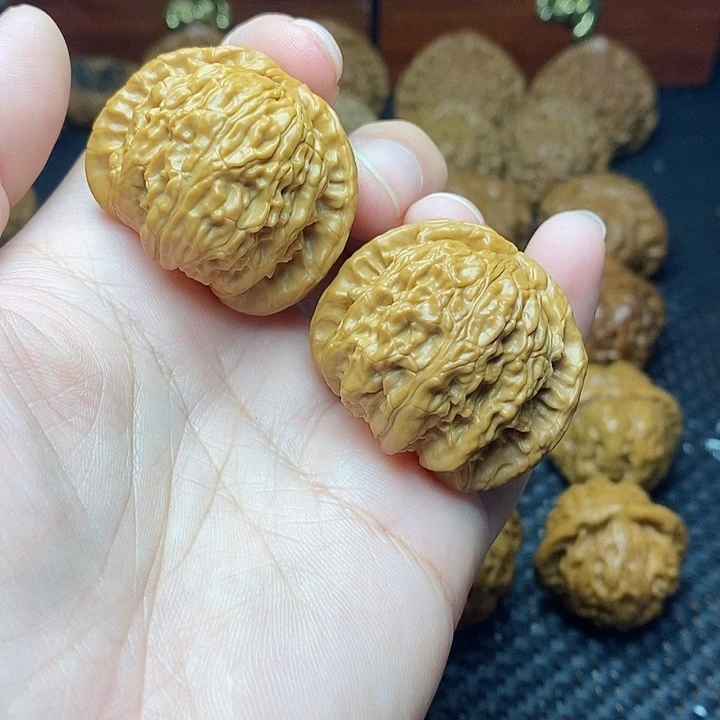 文玩核桃把件38白狮子