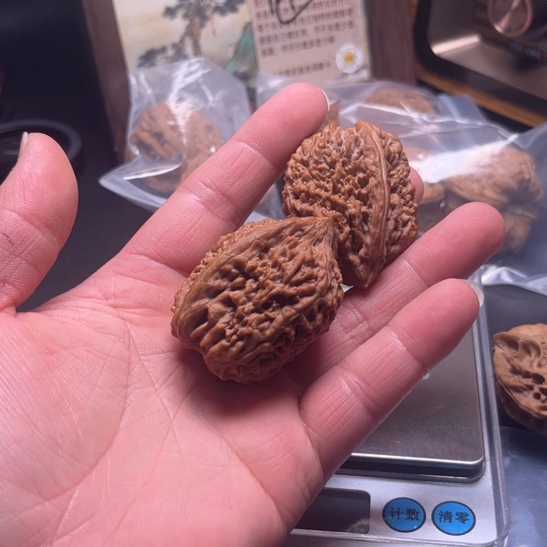 艾***瑞吊坠文玩核桃大蒜头