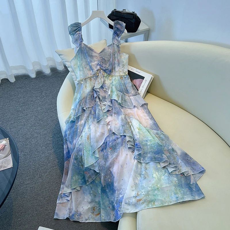 网红洋气炸街大码女装胖妹妹浅蓝色吊带连衣裙千金清冷感贵系衣服