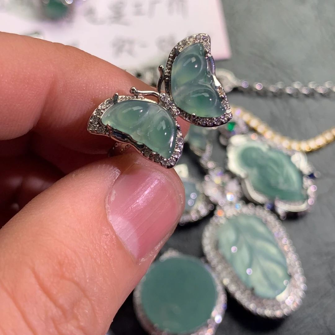 翡翠颈饰未镶嵌蝴蝶戒指