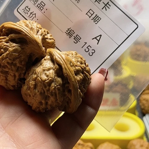 核桃把件六*六自产自销……