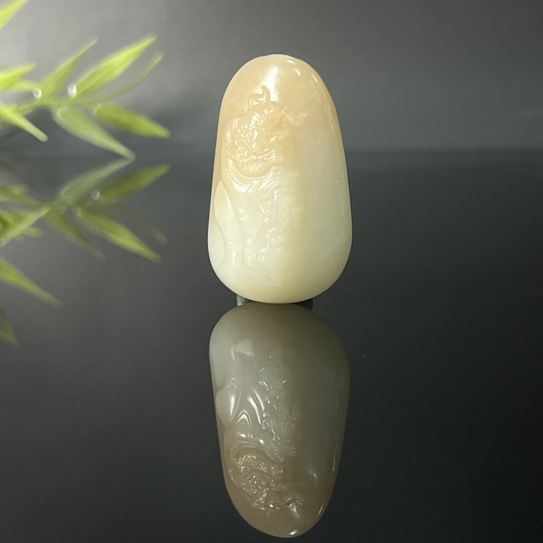 1124GC6649和田玉挂件