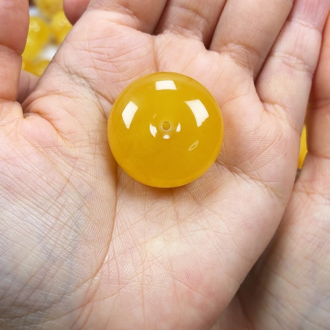 蜜蜡未镶嵌颈饰焦皮妖花平安扣