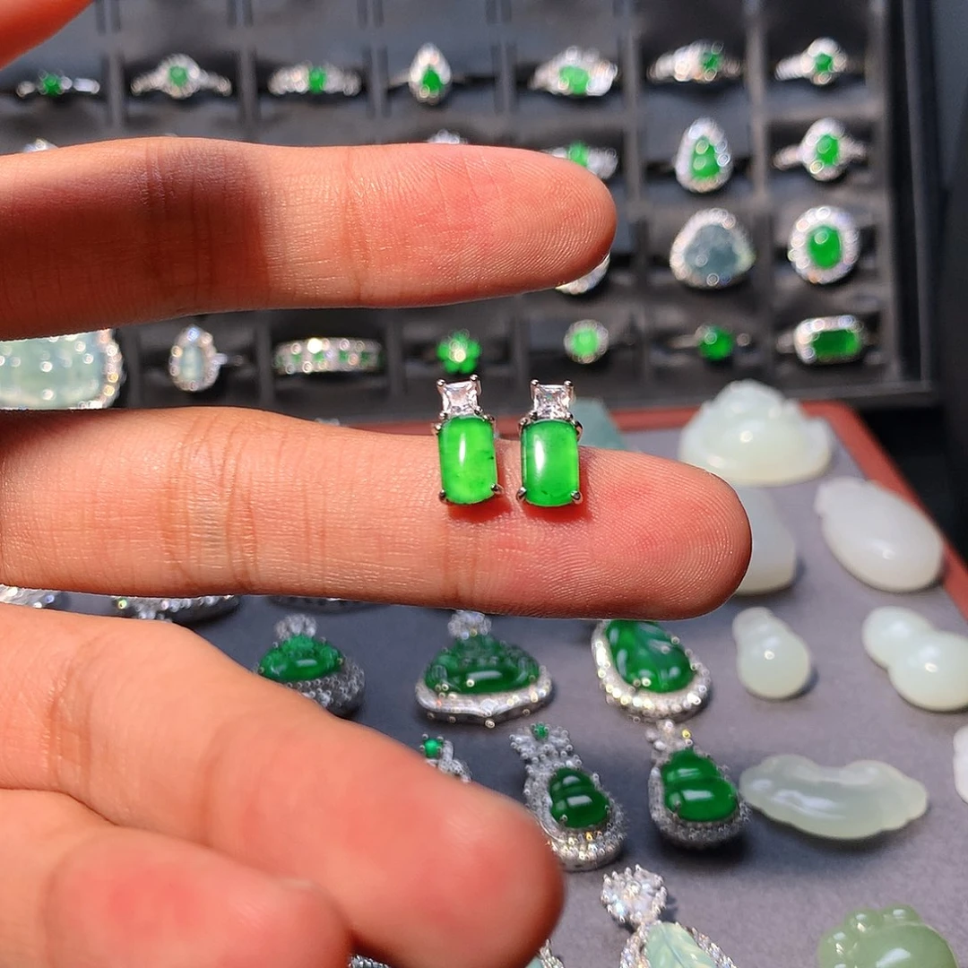 翡翠未镶嵌耳钉耳钉