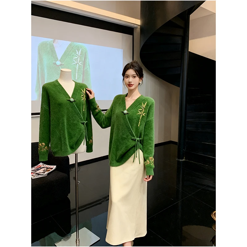 超好看独特漂亮韩系冬装绿色针织毛衣短款高级感绝美轻奢内搭上衣