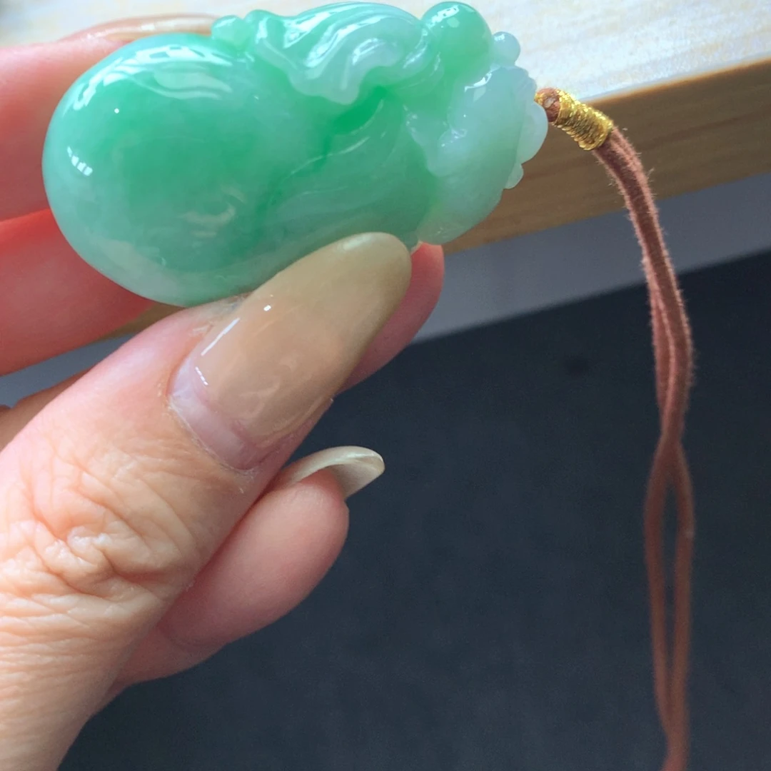 翡翠未镶嵌颈饰吊坠