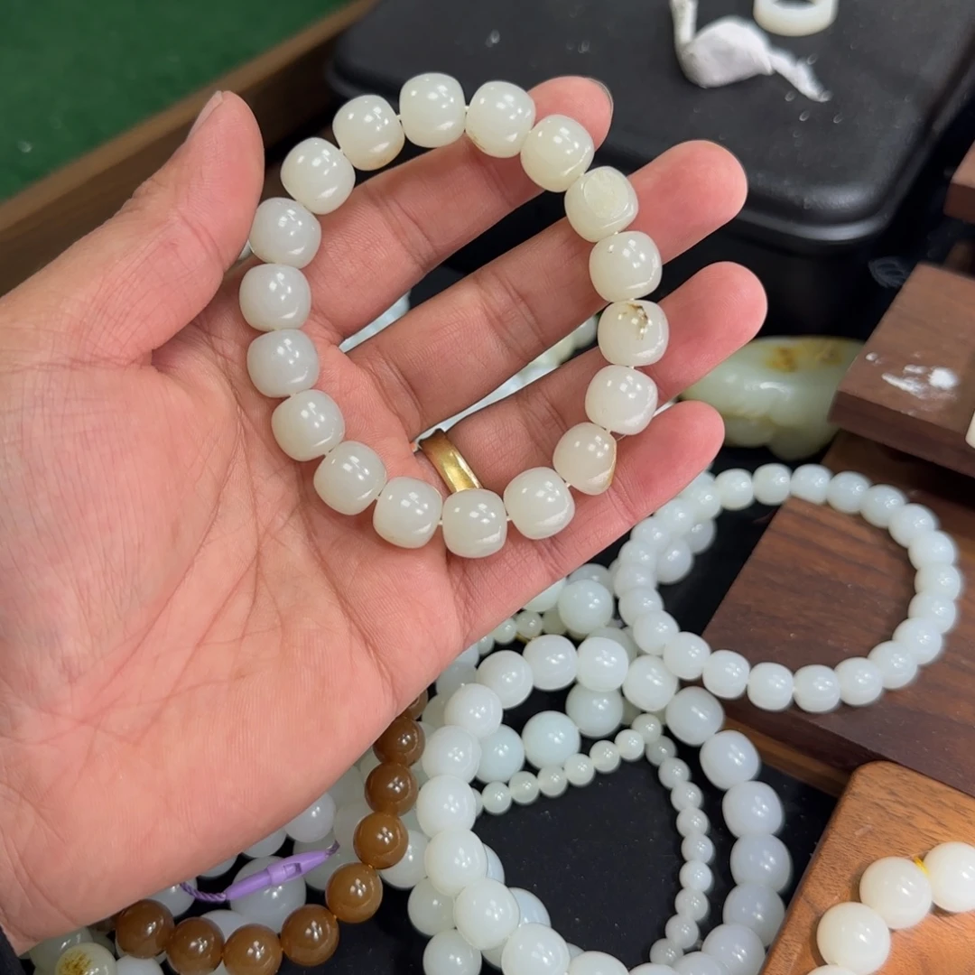 和田玉未镶嵌手链