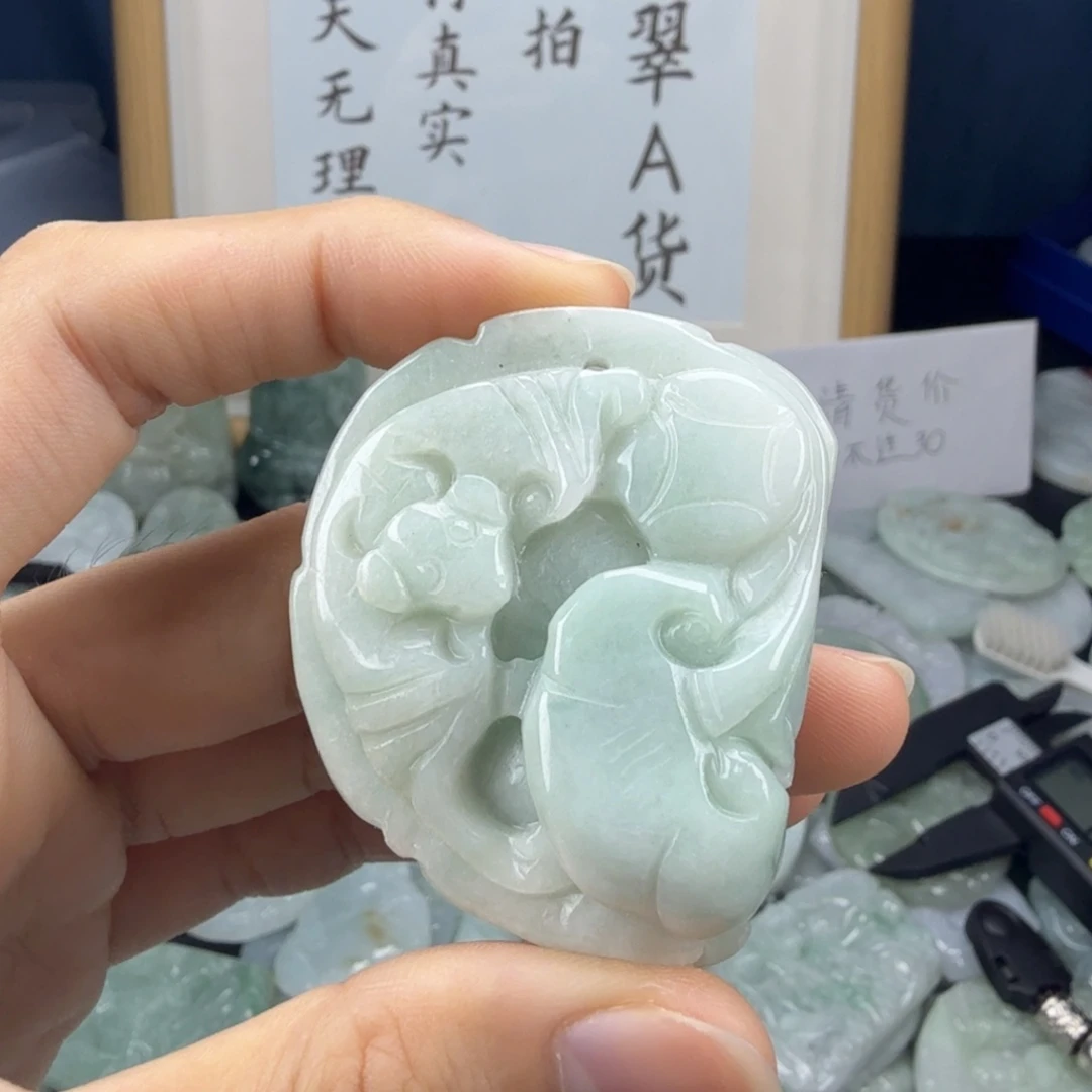 翡翠未镶嵌颈饰翡翠