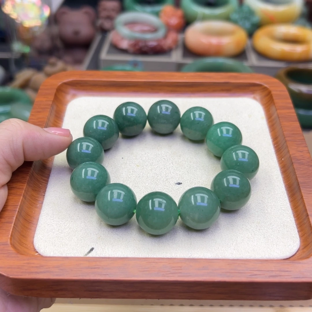 未镶嵌手镯石英岩玉