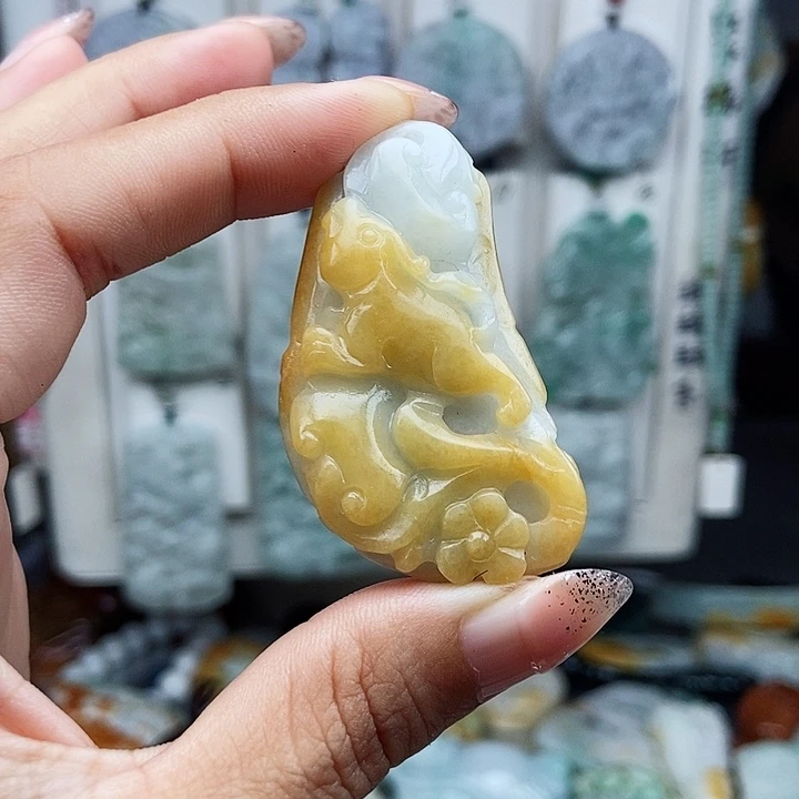 翡翠未镶嵌颈饰翡翠