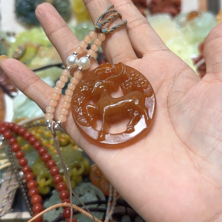 未镶嵌蛇纹石玉吊坠平**淡
