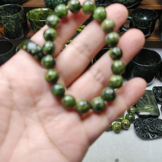 未镶嵌蛇纹石玉手串