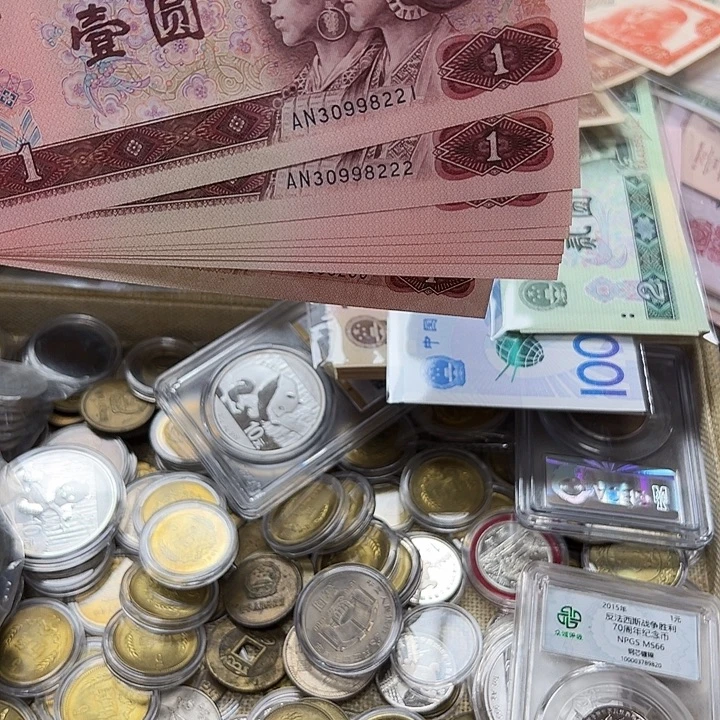拍品。