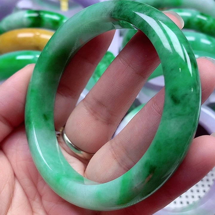 翡翠未镶嵌手镯翡翠